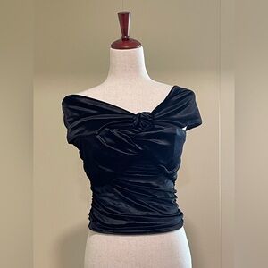 NWT WAYF Off The Shoulder Velvet Top With Rosette Black Size S
